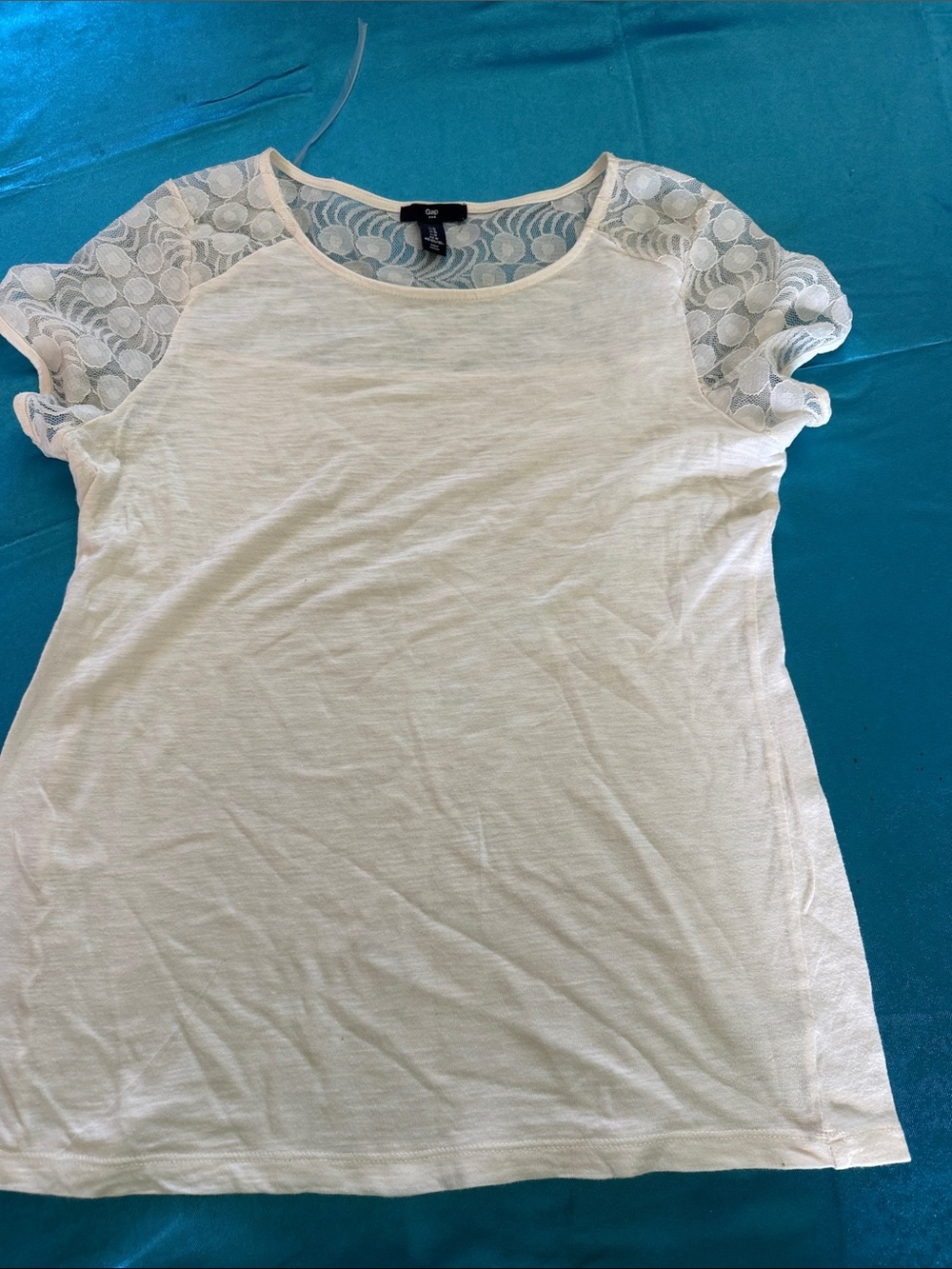 GAP White Short Sleeve Tee with Lace Raglan Sleeves